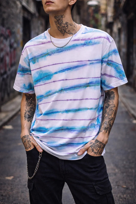 Camiseta pintada a mano Cryptic Nine — diseño único artesanal